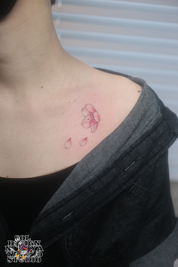 名古屋　タトゥー　女性